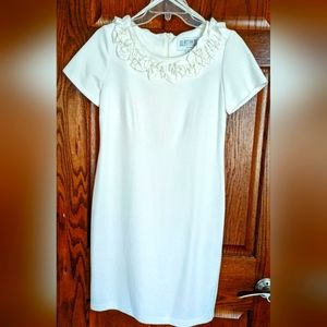 Classic Julian Taylor New York Ivory Dress w/ Floral Neckline Size 6